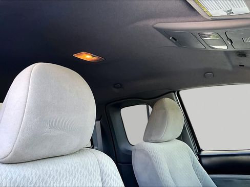 Used 2010 Toyota Tacoma 4x4 Access Cab image 12