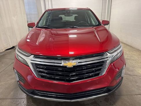 Used 2024 Chevrolet Equinox LT image 2