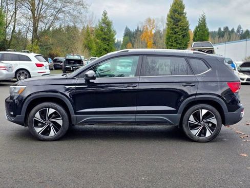 Used 2024 Volkswagen Taos SE image 4