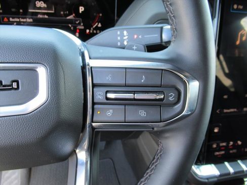 Used 2025 GMC Yukon XL Denali image 20