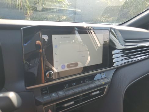 Used 2025 Toyota Camry SE FWD image 20