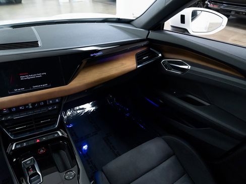 Used 2024 Audi e-tron GT Premium Plus image 11