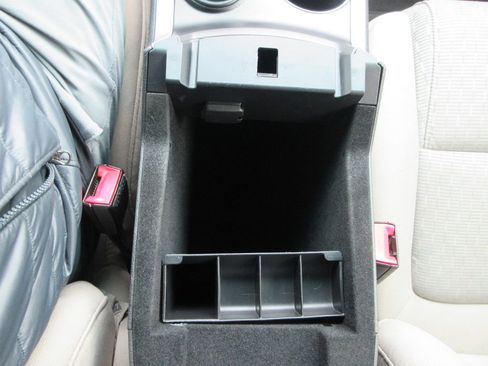 Used 2013 Ford Explorer XLT image 28