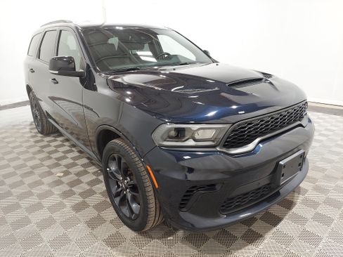 Used 2025 Dodge Durango R/T w/ Blacktop Package AWD/4WD image 4