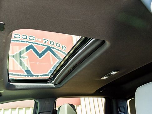 Used 2022 Chevrolet Silverado 1500 ZR2 w/ Technology Package image 22