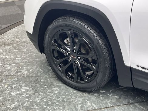 Certified 2022 GMC Terrain SLT w/ Infotainment Package II image 36