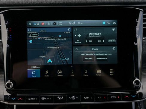 Used 2024 Jeep Wagoneer Series II w/ Flexible Seating Group image 15