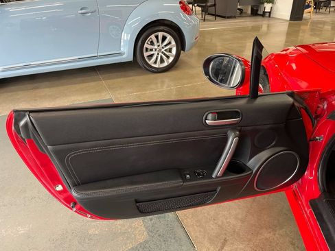 Used 2011 MAZDA MX-5 Miata Grand Touring w/ Premium Pkg RWD image 63