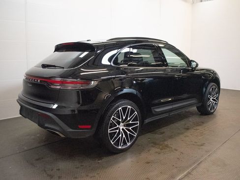 Certified 2026 Porsche Macan AWD/4WD image 10