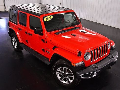 Used 2022 Jeep Wrangler Unlimited Sahara w/ Dual Top Group image 11