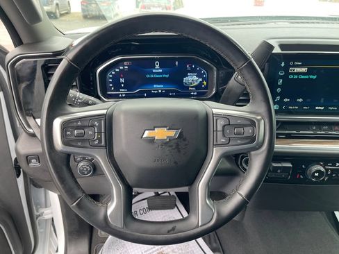 Used 2025 Chevrolet Silverado 2500 LT w/ Convenience Package AWD/4WD image 14