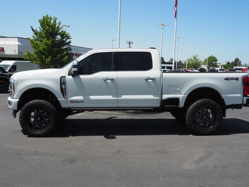 Used 2024 Ford F350 Platinum image 2
