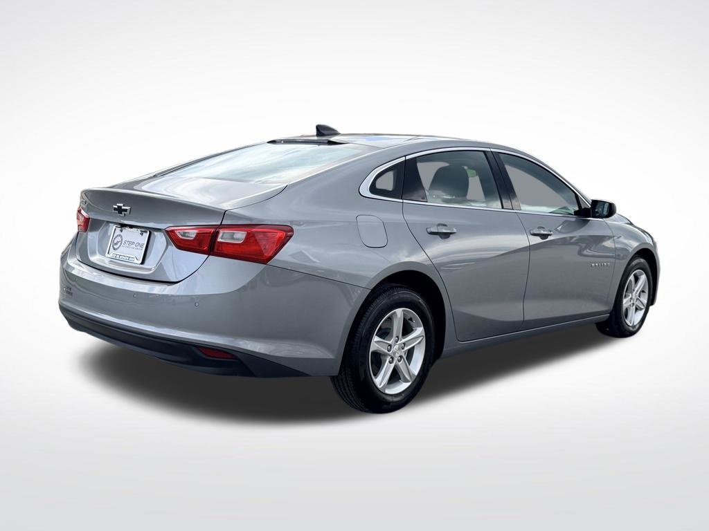 Used 2025 Chevrolet Malibu LS FWD image 6