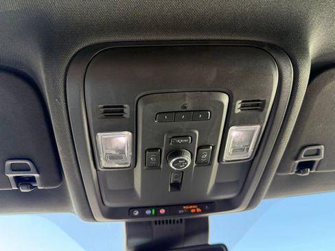 Used 2023 Chevrolet Suburban Premier image 26