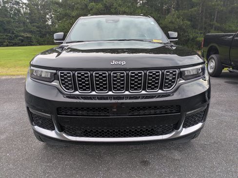 Used 2024 Jeep Grand Cherokee L Summit AWD/4WD image 3