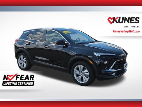 Used 2025 Buick Encore GX Preferred AWD/4WD image 1