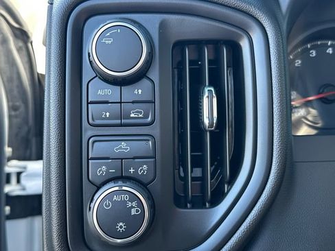 Used 2025 Chevrolet Silverado 1500 Custom image 24