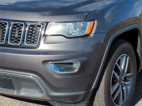Used 2021 Jeep Grand Cherokee Limited image 11