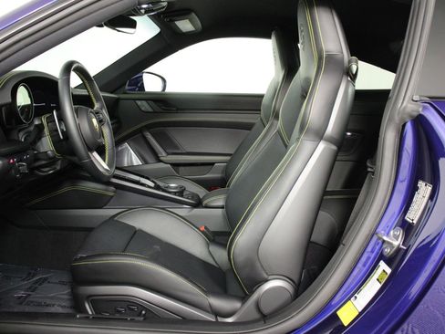 Certified 2022 Porsche 911 Carrera GTS image 5