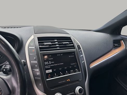 Used 2017 Lincoln MKC Reserve image 34