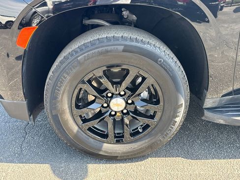 Used 2024 Chevrolet Tahoe LT AWD/4WD image 12
