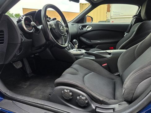 Used 2016 Nissan 370Z Coupe RWD image 11