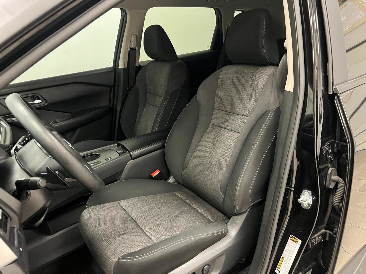 Used 2024 Nissan Rogue SV FWD image 22