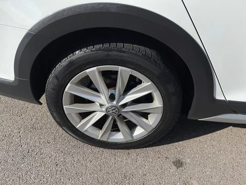 Used 2017 Volkswagen Golf Alltrack SE AWD/4WD image 41
