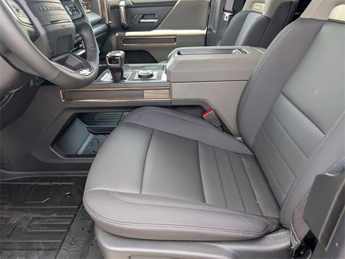 New 2025 GMC Hummer EV 2X image 10