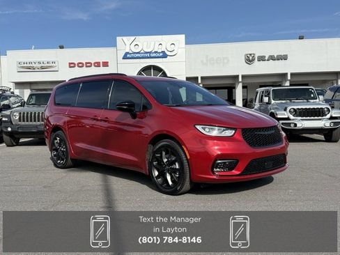 New 2026 Chrysler Pacifica Select w/ S Appearance Package image 1