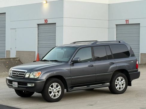 Used 2004 Lexus LX 470 4WD w/ Preferred Accessory Pkg image 17