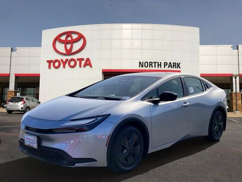 New 2026 Toyota Prius LE FWD image 1