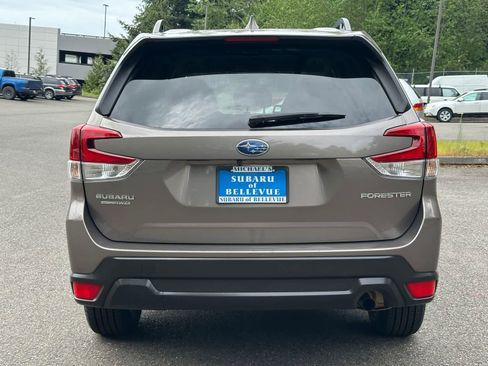 Certified 2022 Subaru Forester Premium AWD/4WD image 4