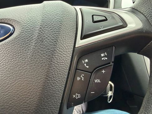 Used 2015 Ford Fusion SE image 31