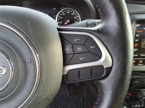 Used 2021 Jeep Renegade Trailhawk image 20