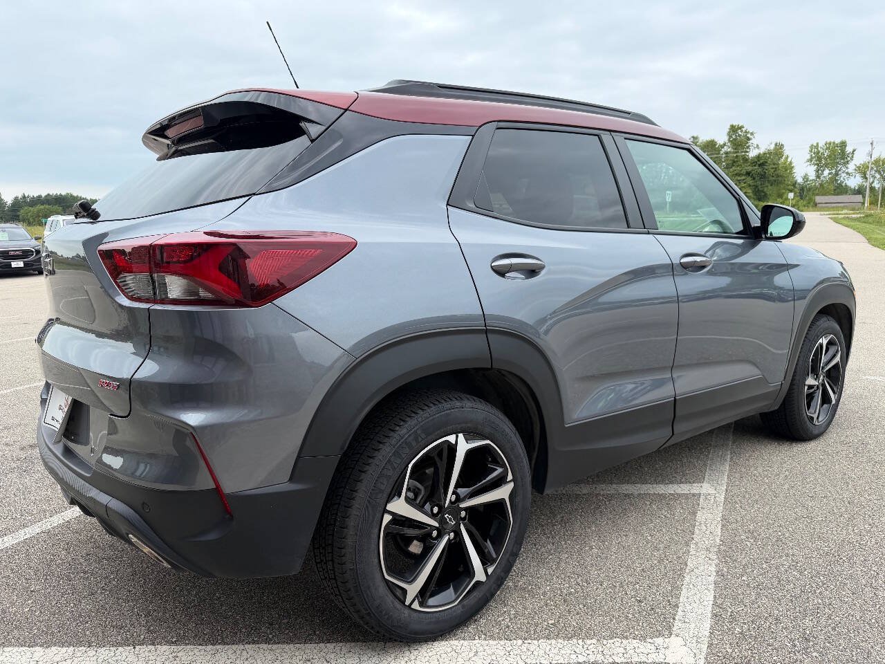 Used 2022 Chevrolet TrailBlazer RS w/ Sun and Liftgate Package FWD image 8