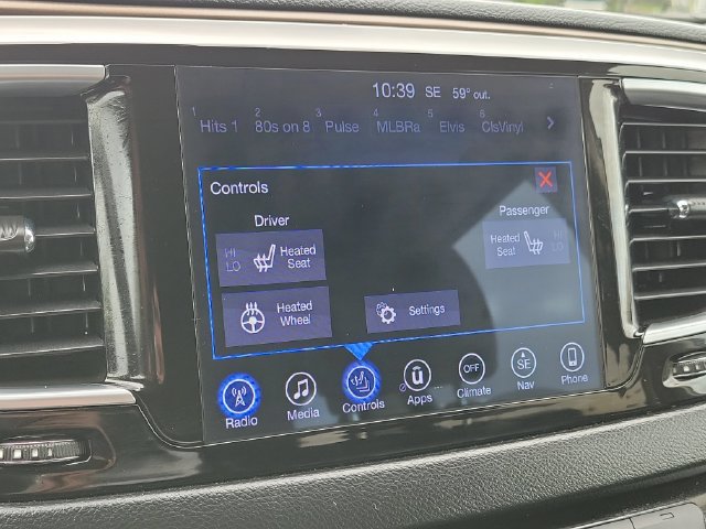 Used 2017 Chrysler Pacifica Touring-L Plus w/ Tire & Wheel Group FWD image 15
