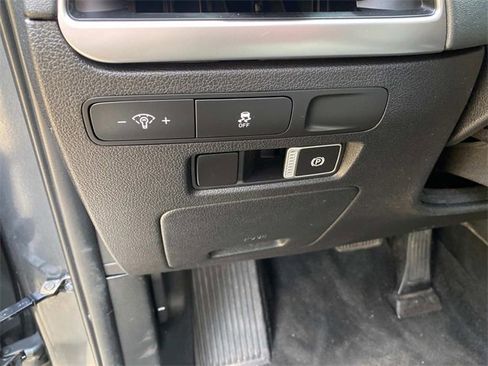 Used 2023 Hyundai Palisade SE image 16