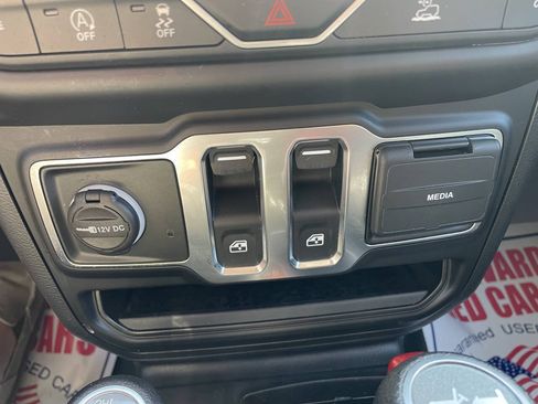 Used 2022 Jeep Wrangler Sport AWD/4WD image 25