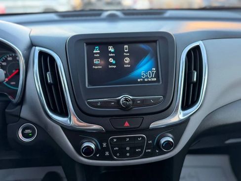Used 2018 Chevrolet Equinox LT image 36
