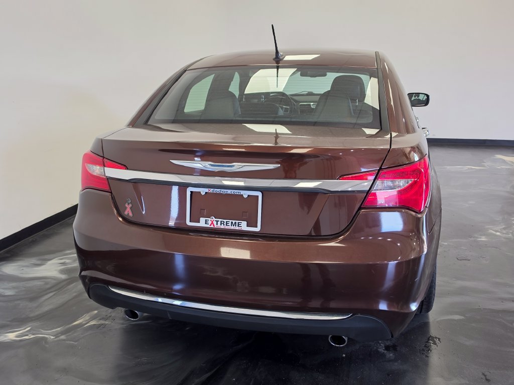 Used 2013 Chrysler 200 Limited FWD image 5