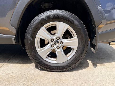 Used 2019 Toyota RAV4 XLE w/ Convenience Package AWD/4WD image 8