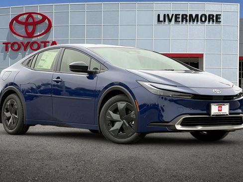 New 2026 Toyota Prius Plug-In Hybrid image 2