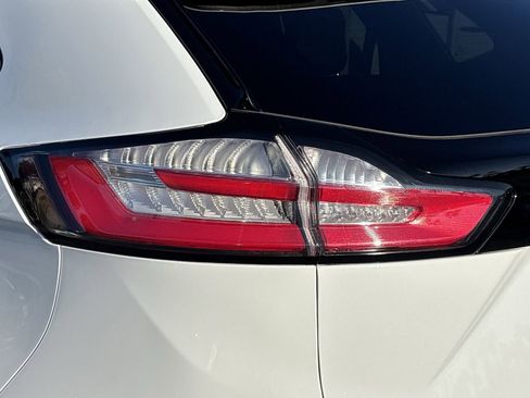Certified 2023 Ford Edge SEL image 7