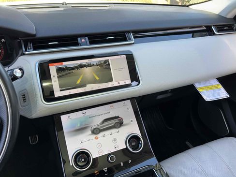 Used 2019 Land Rover Range Rover Velar R-Dynamic SE image 43