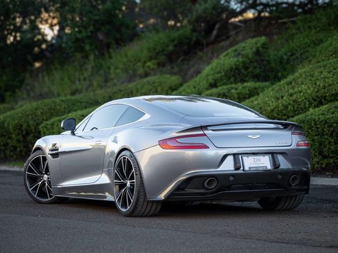 Used 2014 Aston Martin Vanquish Coupe image 48
