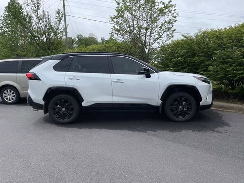 Used 2025 Toyota RAV4 XSE AWD/4WD image 6