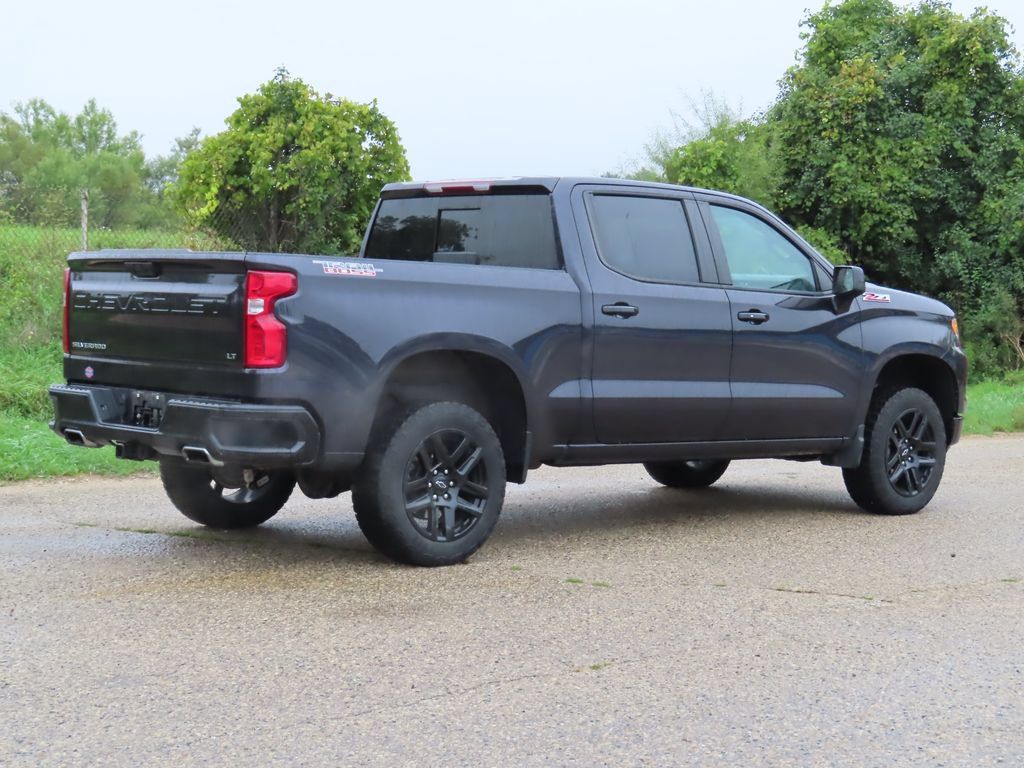 Used 2024 Chevrolet Silverado 1500 LT Trail Boss w/ Convenience Package II AWD/4WD image 3