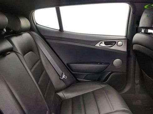 Used 2020 Kia Stinger GT2 AWD/4WD image 25