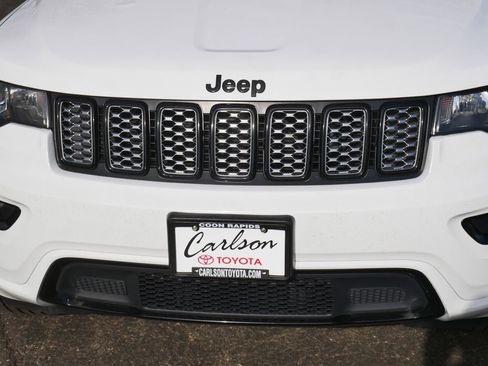 Used 2019 Jeep Grand Cherokee Altitude image 9